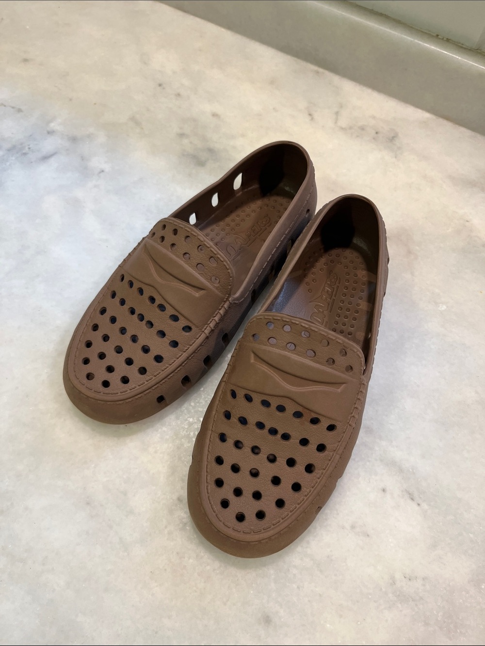 Floafers Kid’s Prodigy Tan Bright White Loafers - size 13